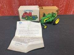 1/16 John Deere 630 LP 1988 NFTS NIB Ertl