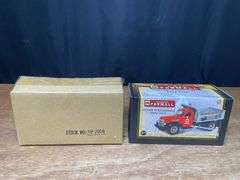 1/34 IH KB-10 Dump Truck NIB 1st Gear