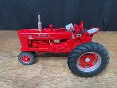 1/16 Farmall Super M-TA 2004 Red Power Round Up NIB SM