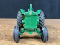 (2) 1/16 John Deere 820 + 2030 Ertl