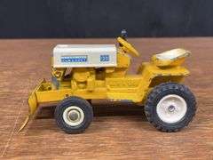 (2) 1/16 Cub Cadet L&G Ertl