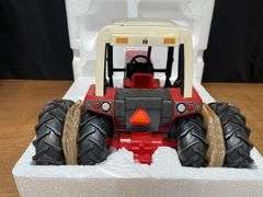 1/16 IH 1086 2004 TTT NIB Ertl