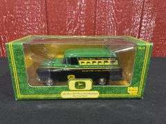 1/25 John Deere 1957 Chevy Truck Bank NIB Ertl