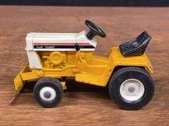 (2) 1/16 Cub Cadet L&G Ertl