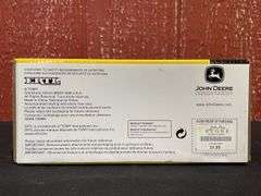 1/64 John Deere S680 Combine NIB Ertl