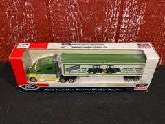 1/64 John Deere Semi NIB SC