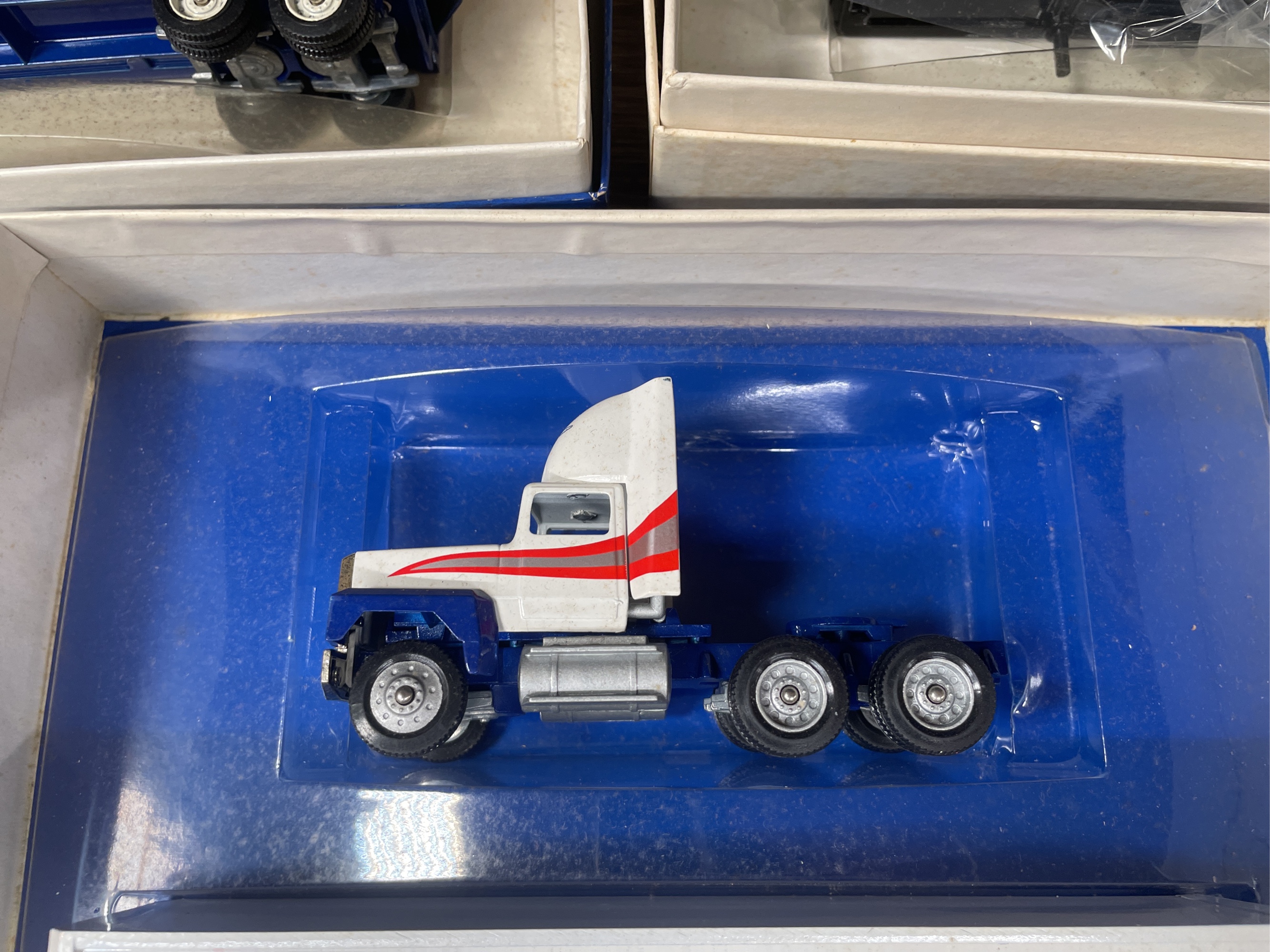 Lot image 2