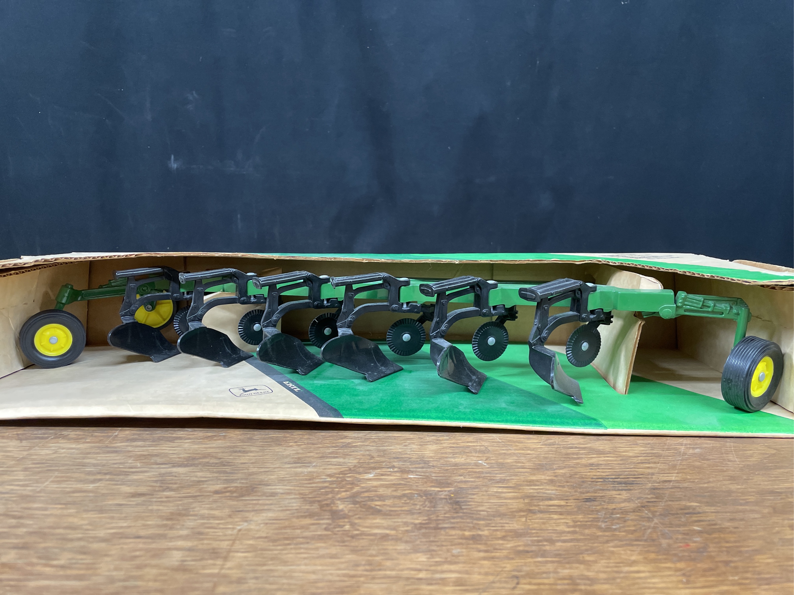 Lot image 8