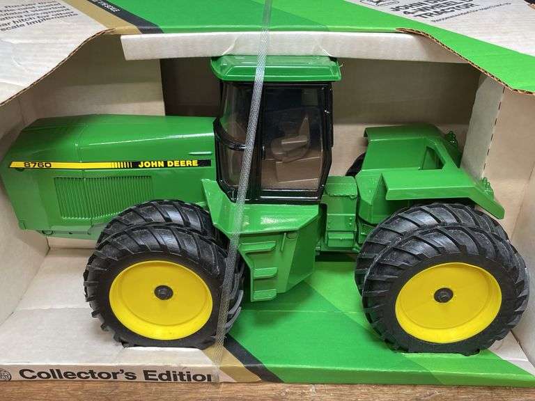 1/16 John Deere 8760 Collector NIB Ertl