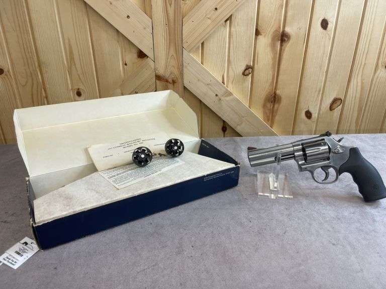 S&W L-Frame Model 686 .357 Magnum DA Revolver image