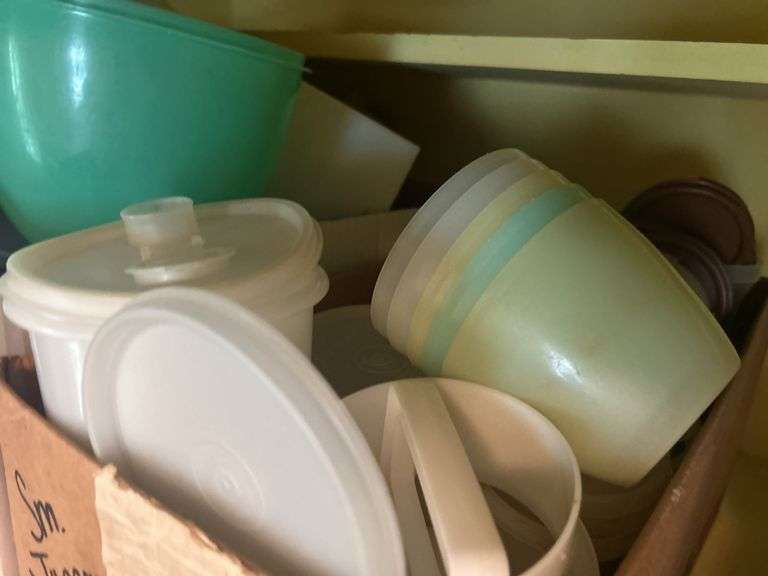 Misc. Sized Assorted Tupperware