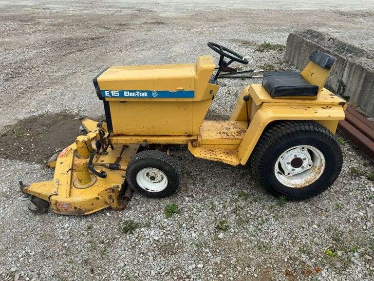 General Electric E15 Elec-Trak w/ Mower Deck