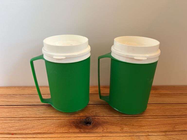 (5) John Deere Cups