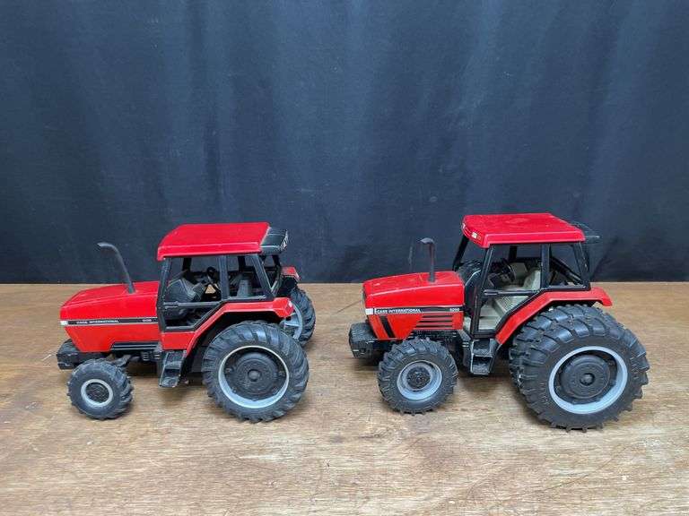 (2) 1/16 Case-IH 5130 + 5250 Ertl