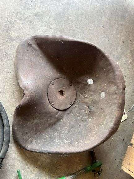 Seat, Steering Wheels, and Top Link