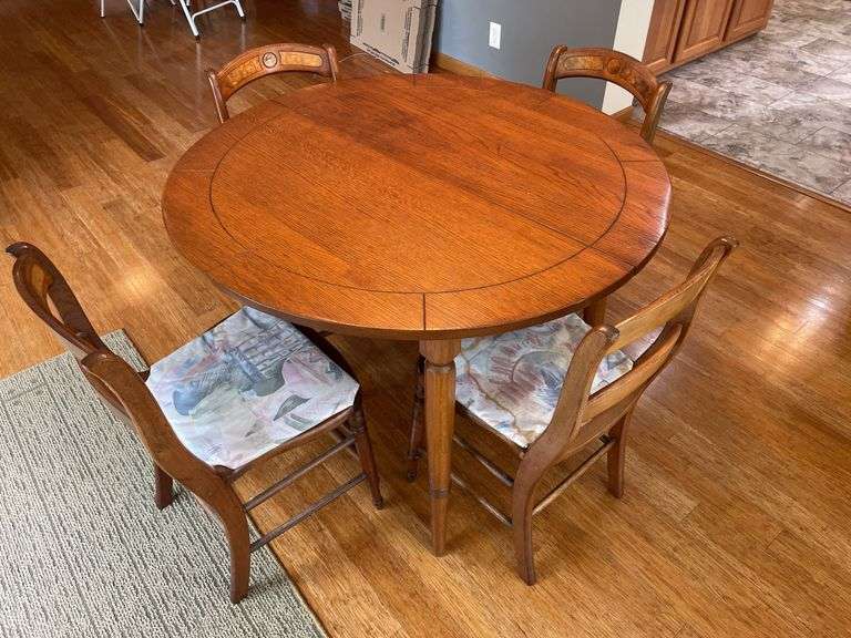 Kithen Table with (4) Chairs