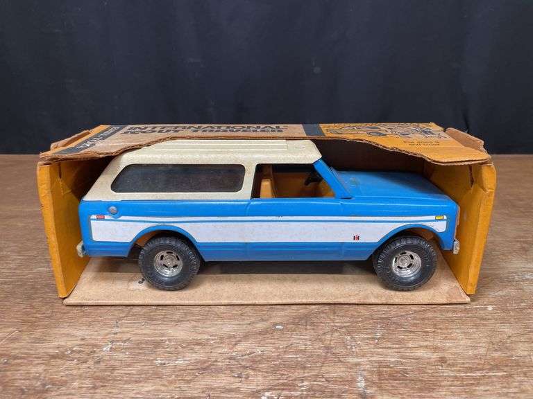 1/16 IH Scout Traveler NIB Ertl image