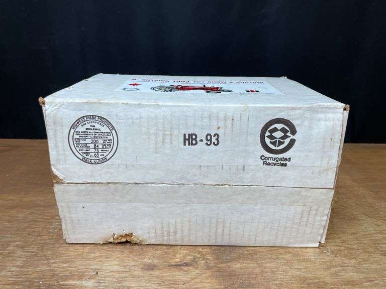 1/16 Farmall 1206 1993 Ontario NIB SM