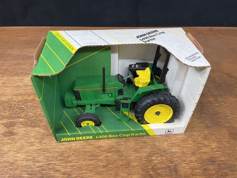 1/16 John Deere 6400 Collector NIB Ertl