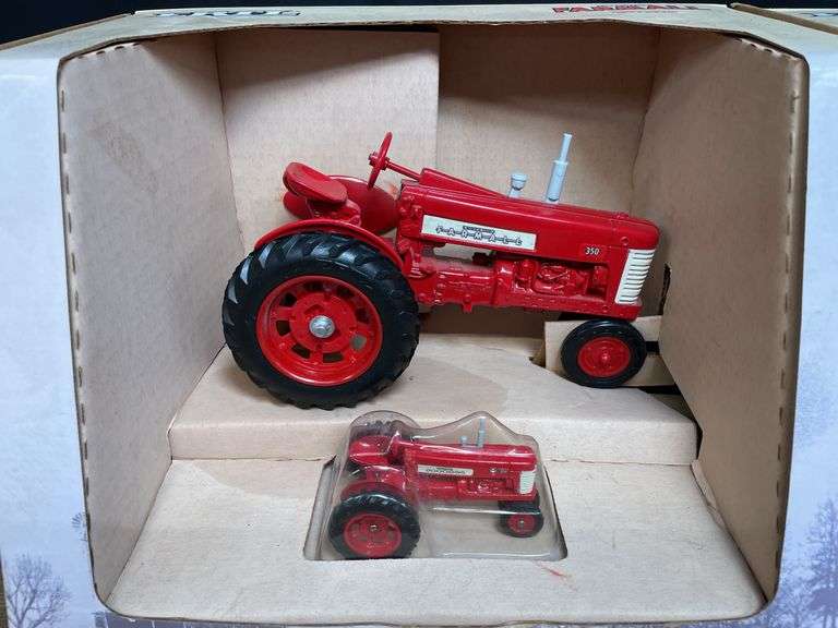 (2) 1/16 Farmall 350 Set NIB Ertl