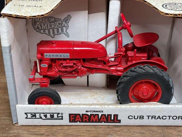 (2) 1/16 Farmall Cub + Cub Cadet L&G NIB