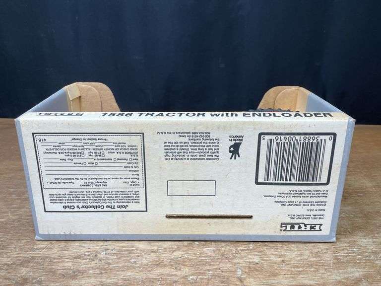 1/16 IH 1586 w/Loader NIB Ertl