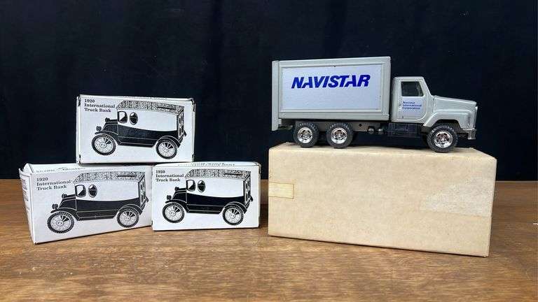 (4) Trucks NIB image