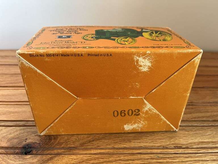 1/16 John Deere D NIB Ertl