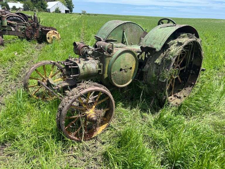 John Deere Unstyled Model D image