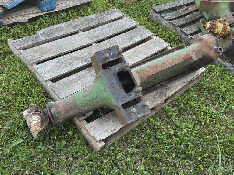 John Deere Model G Front Pedestal