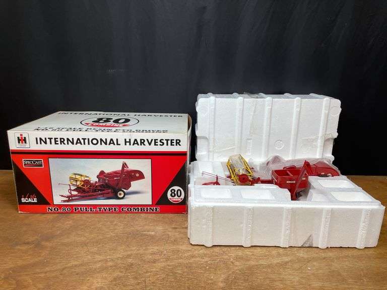 1/16 IH 80 Combine NIB SC image