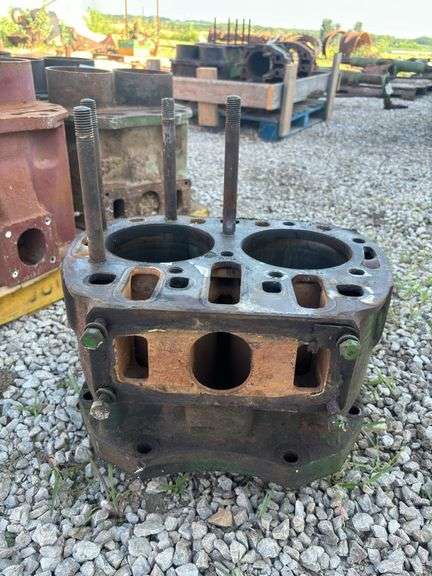 John Deere Model 70 Block