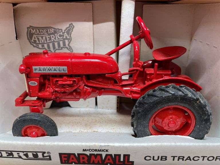 (2) 1/16 IH Cub NIB Ertl