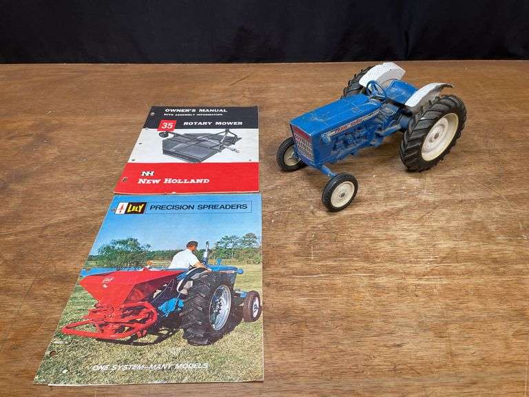 (3) 1/12 Ford 4000 + NH Literature image