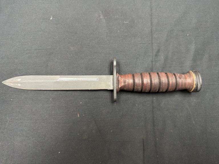 US Camillus M4 Bayonet w/M8A1 Scabbard