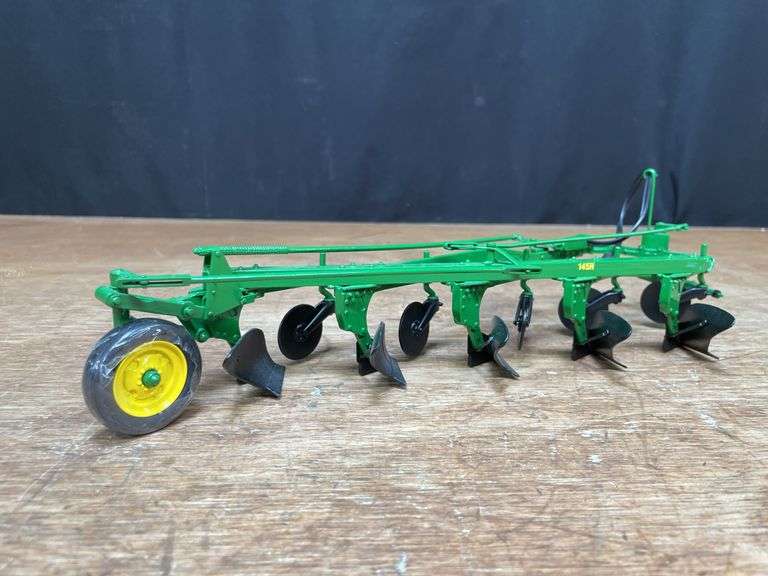 1/16 John Deere F145H Plow Precision Ertl