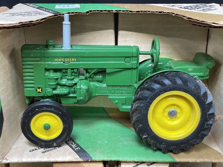 (3) 1/16 John Deere M Collector NIB Ertl