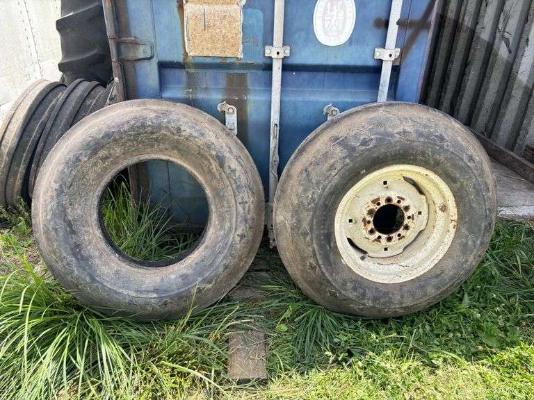 Single Rib Front Tires image