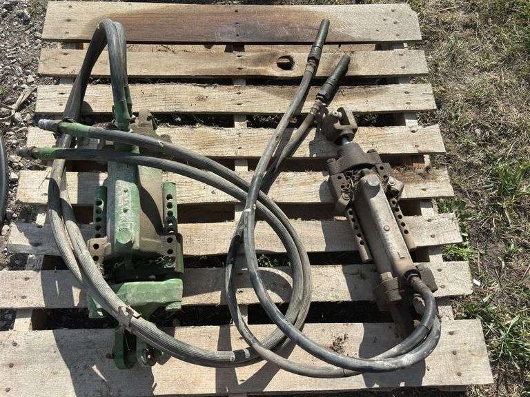 (2) John Deere Hydraulic Cylinders image