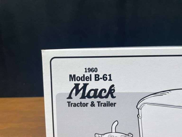 1/34 Pepsi Mack B-61 Semi NIB 1st Gear