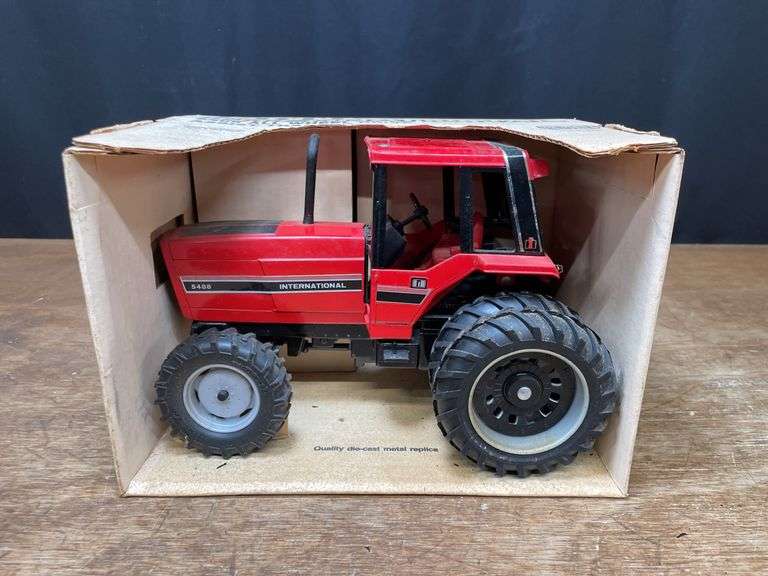1/16 IH 5488 NIB Ertl image