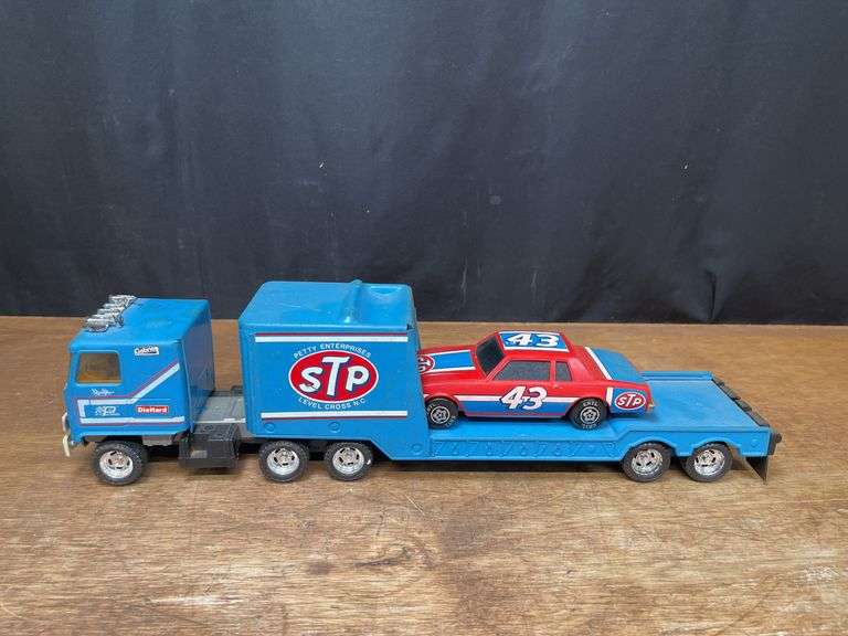 STP Richard Petty Racing Team Semi Ertl