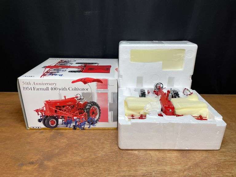 1/16 Farmall 400 50th Anniversary NIB Ertl image