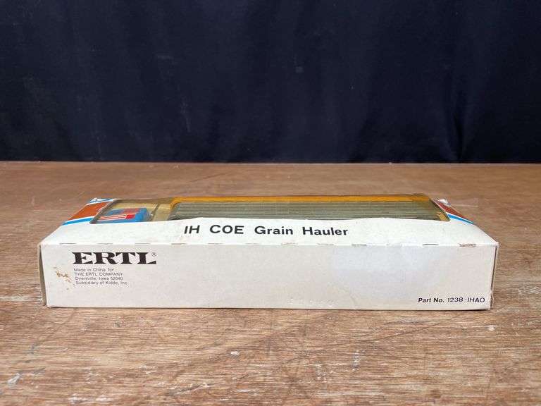 1/64 IH Grain Semi NIB Ertl
