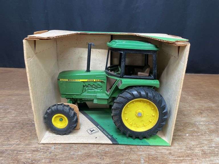 1/16 John Deere 2550 NIB Ertl image