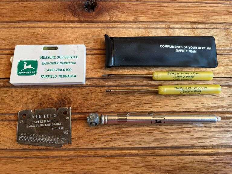 (4) John Deere Tools image