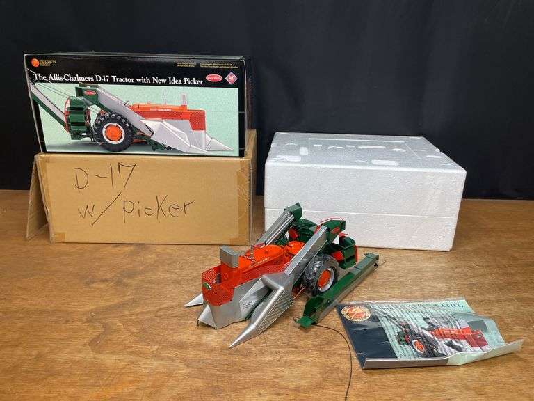 1/16 AC D17 w/NI Picker Precision NIB Ertl image
