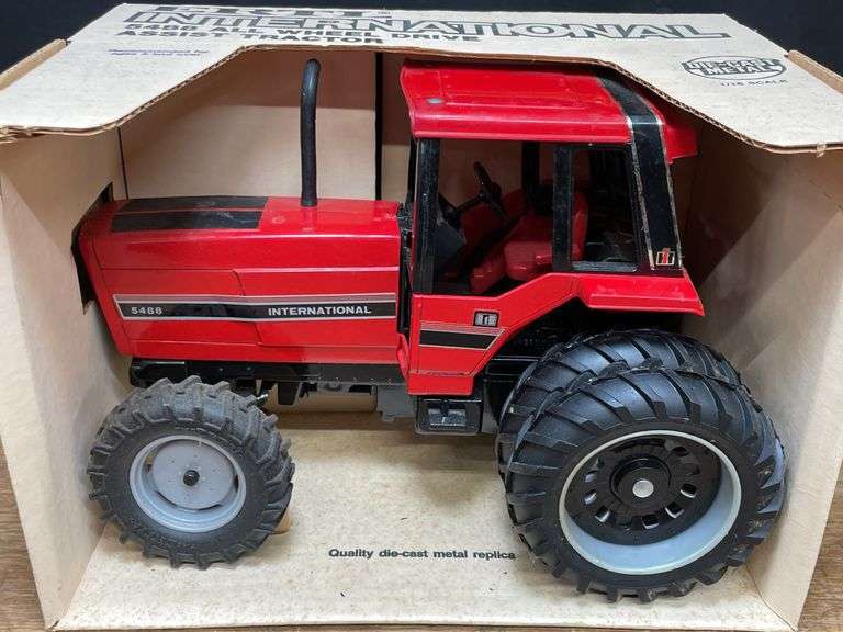 1/16 IH 5488 NIB Ertl