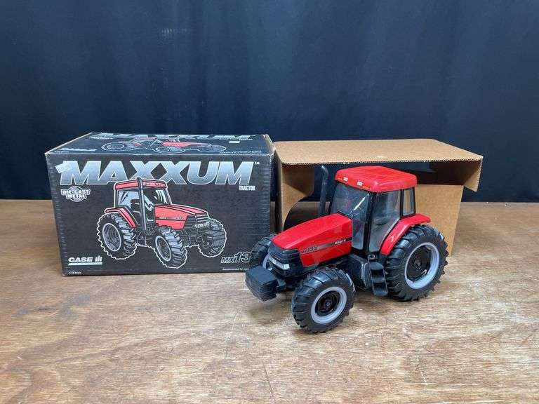 1/16 Maxxum MX135 Collecor NIB Ertl image