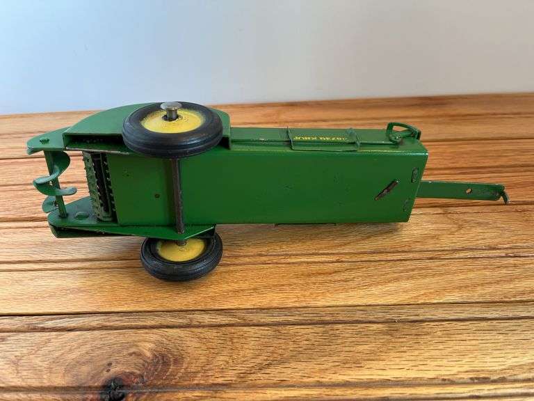 1/16 John Deere Spreader Eska